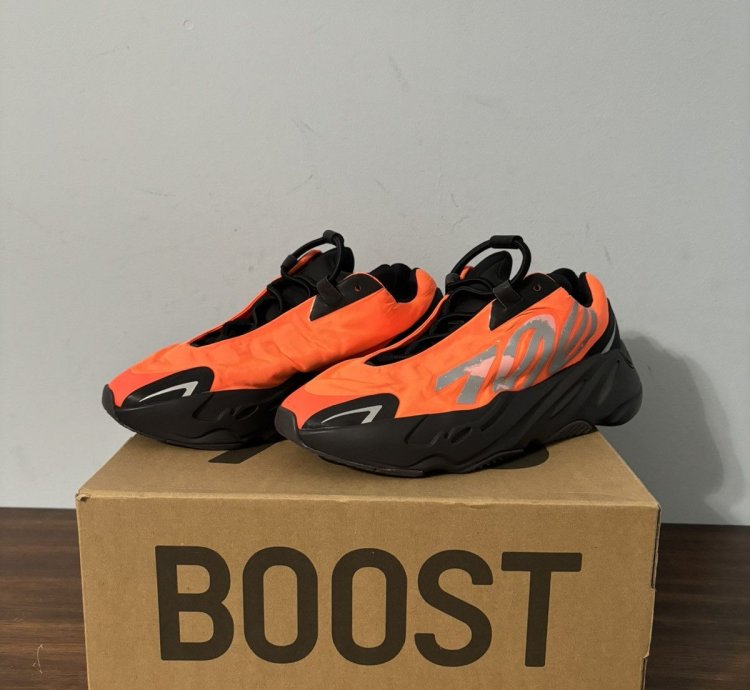 Adidas Yeezy Boost 700 Mnvn Orange
