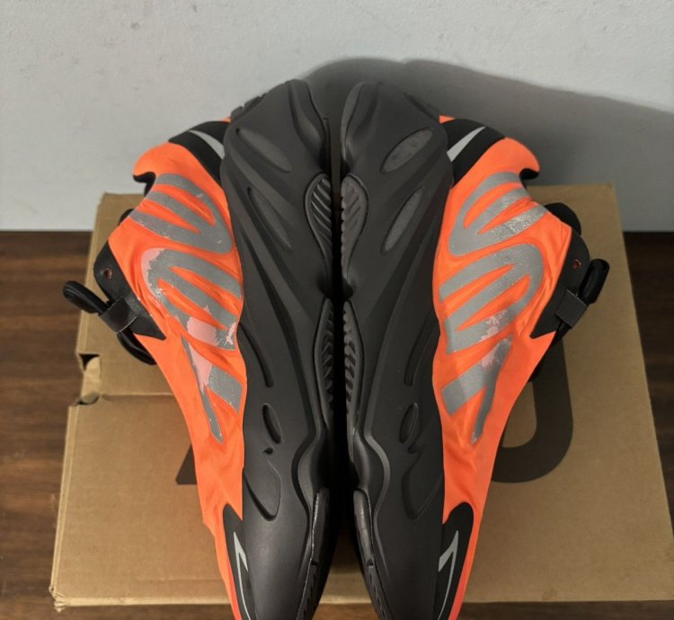Adidas Yeezy Boost 700 Mnvn Orange