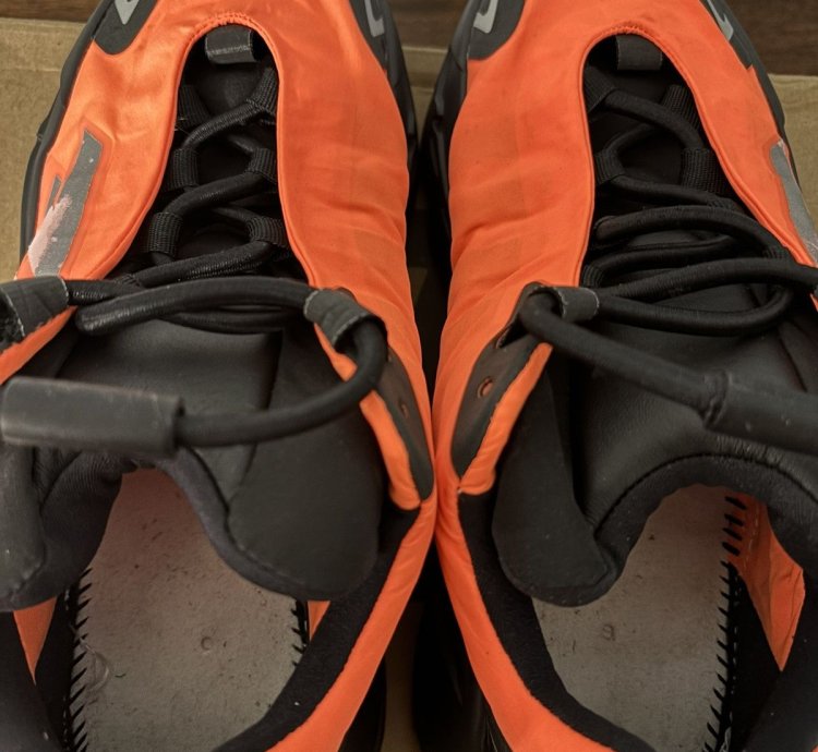 Adidas Yeezy Boost 700 Mnvn Orange