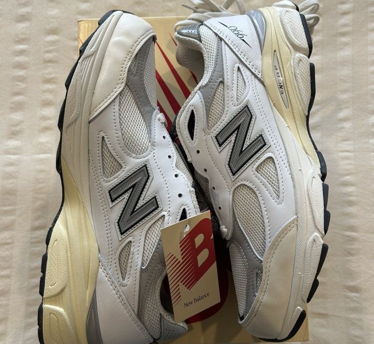 New Balance Teddy Santis 990v3 Sea Salt Size 10
