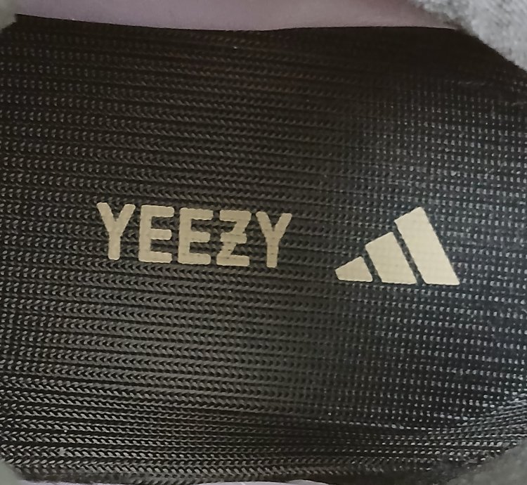 Adidas Yeezy Boost 700 Mnvn Sneakers
