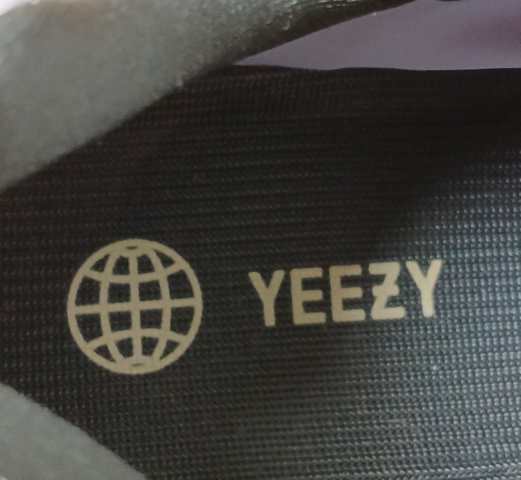 Adidas Yeezy Boost 700 Mnvn Sneakers