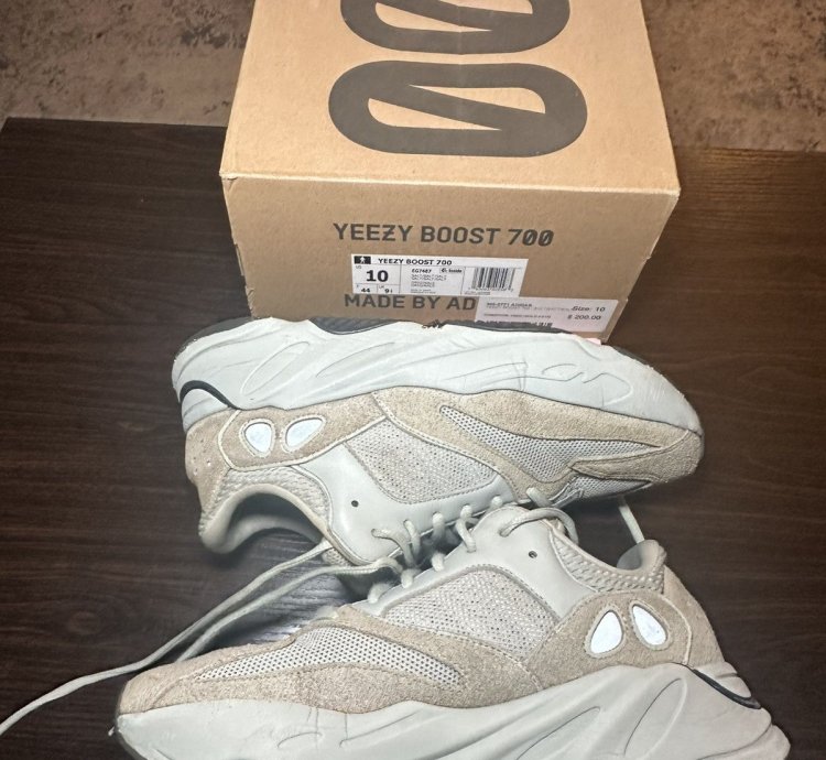 Adidas Yeezy Boost 700 Salt Size 10