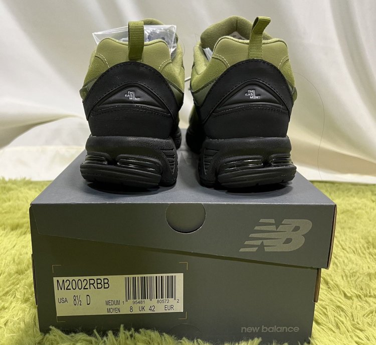 New Balance The Basement 2002r