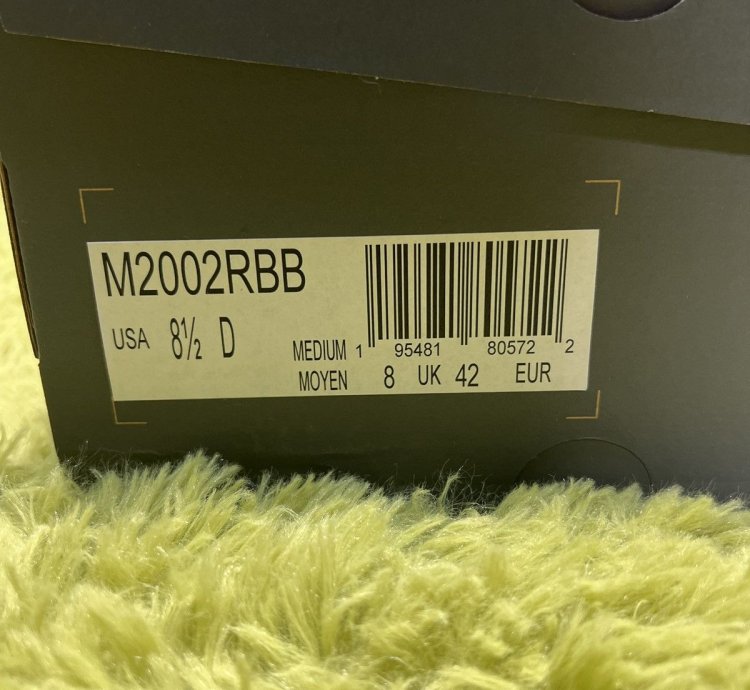 New Balance The Basement 2002r