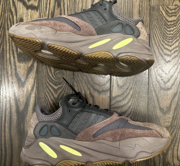 Adidas Yeezy Boost 700 Sneakers - Mauve