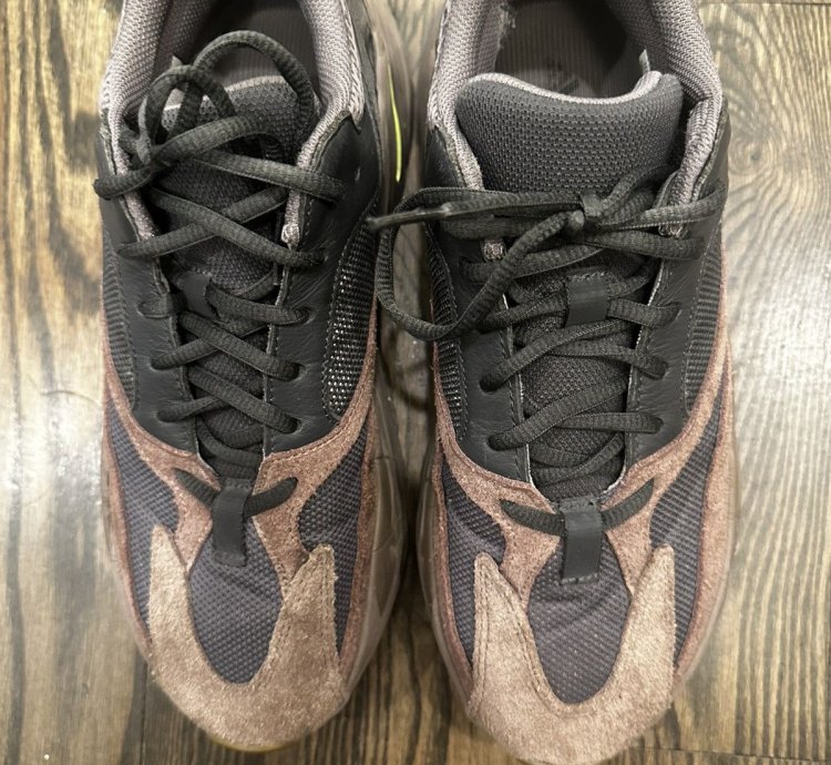 Adidas Yeezy Boost 700 Sneakers - Mauve