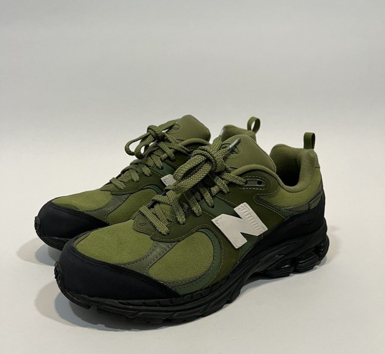 New Balance The Basement 2002r Moss Green S8 5