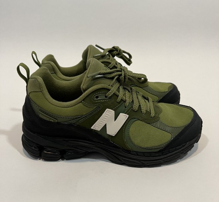 New Balance The Basement 2002r Moss Green S8 5