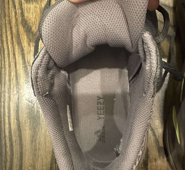 Adidas Yeezy Boost 700 Sneakers - Mauve