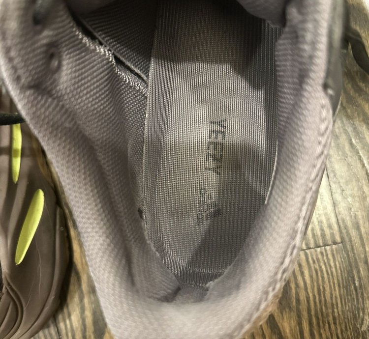 Adidas Yeezy Boost 700 Sneakers - Mauve