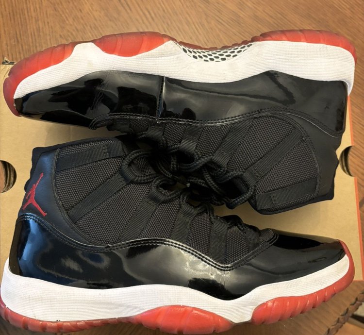 Size 10 - Jordan 11 Playoffs Bred 2019
