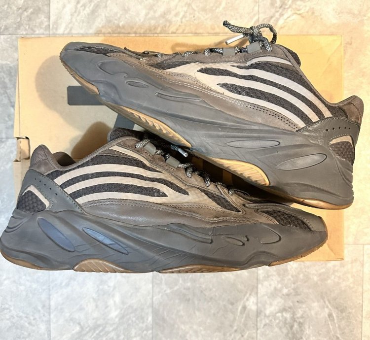 Adidas Yeezy Boost 700 V2 Geode