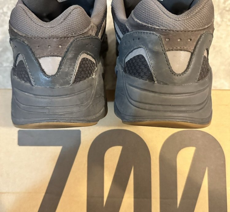 Adidas Yeezy Boost 700 V2 Geode