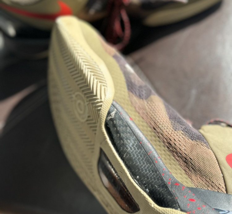 Nike Kobe 8 Python Size 12