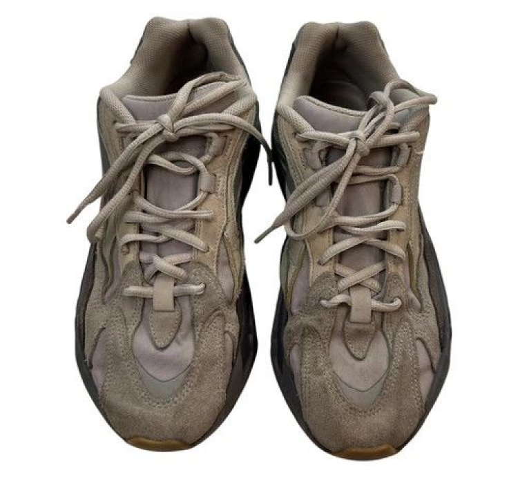 Adidas Yeezy Boost 700 V2 Tephra used