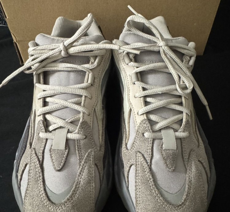 Adidas Yeezy Boost 700 V2 Tephra Size 9m