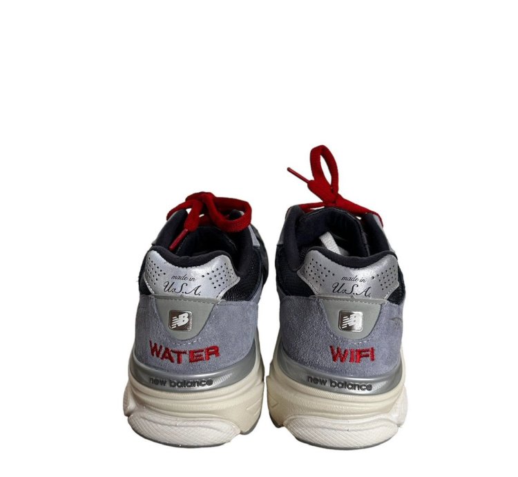 No Vacancy Inn New Balance 990v3 Water And Wifi