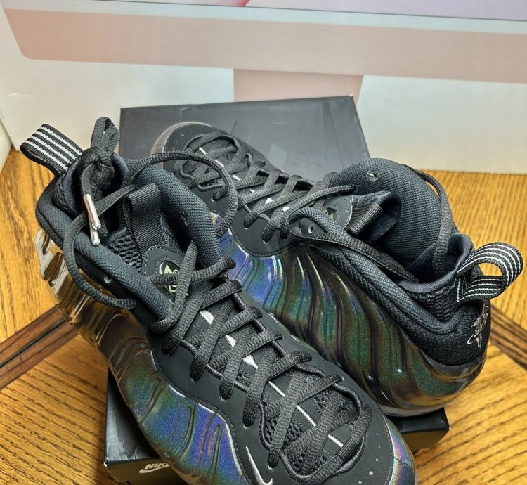Size 10 5 - Nike Air Foamposite One Hologram 2015 Likenew