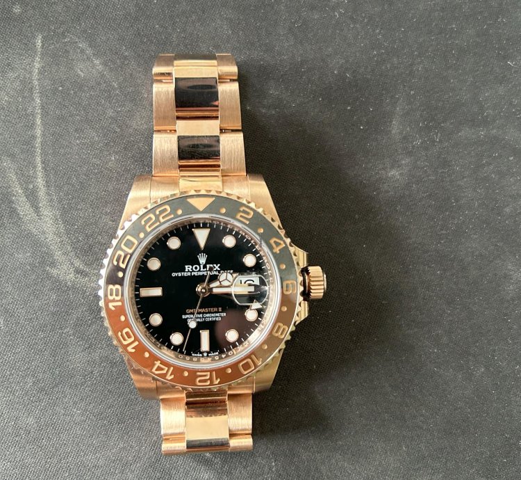 Rolex Gmt-master Ii Rootbeer Or Rose Full Set Tat Neuf