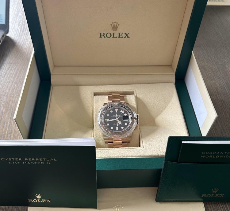 Rolex Gmt-master Ii Rootbeer Or Rose Full Set Tat Neuf