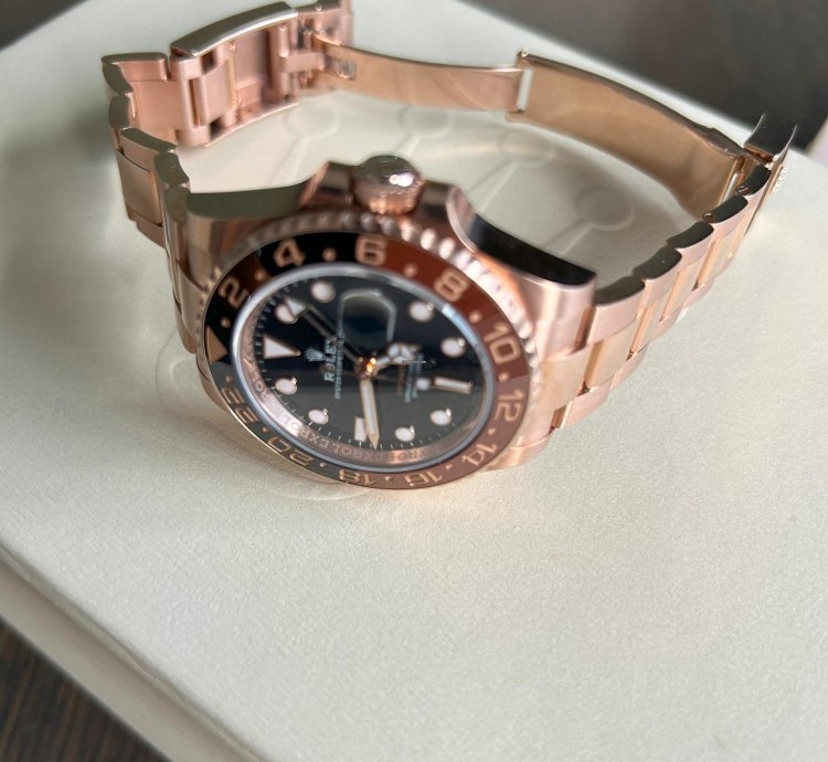 Rolex Gmt-master Ii Rootbeer Or Rose Full Set Tat Neuf