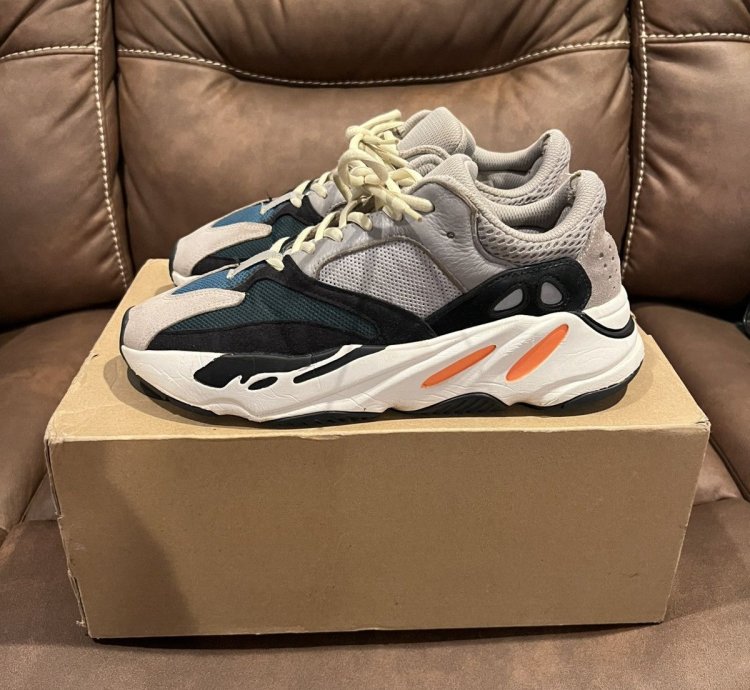 Adidas Yeezy Boost 700 Wave Runner