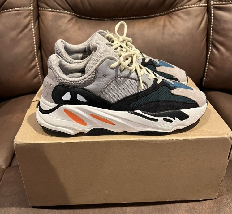 Adidas Yeezy Boost 700 Wave Runner
