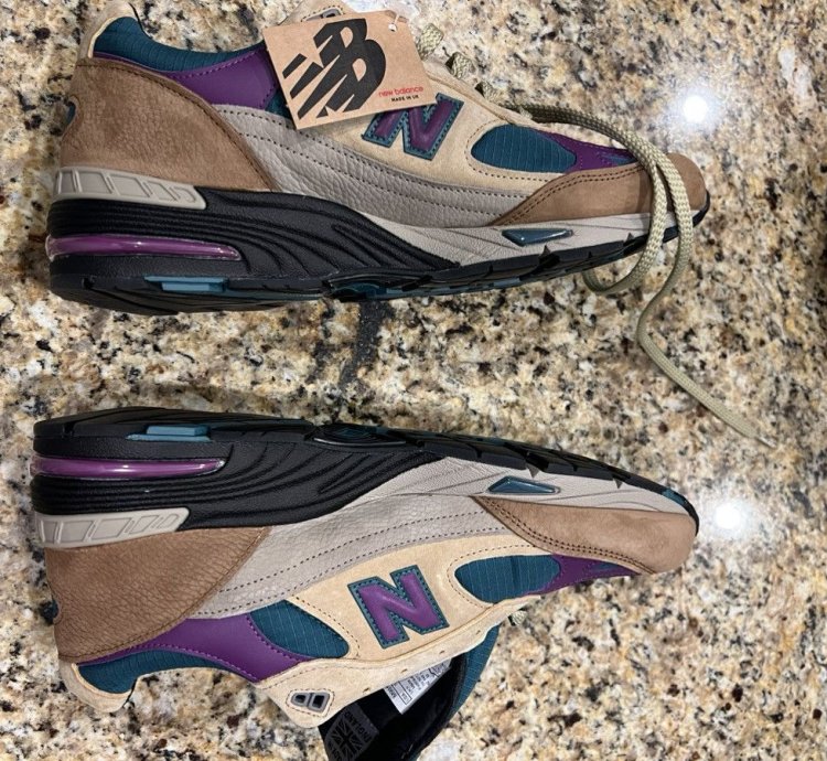 Palace New Balance 991 Tan