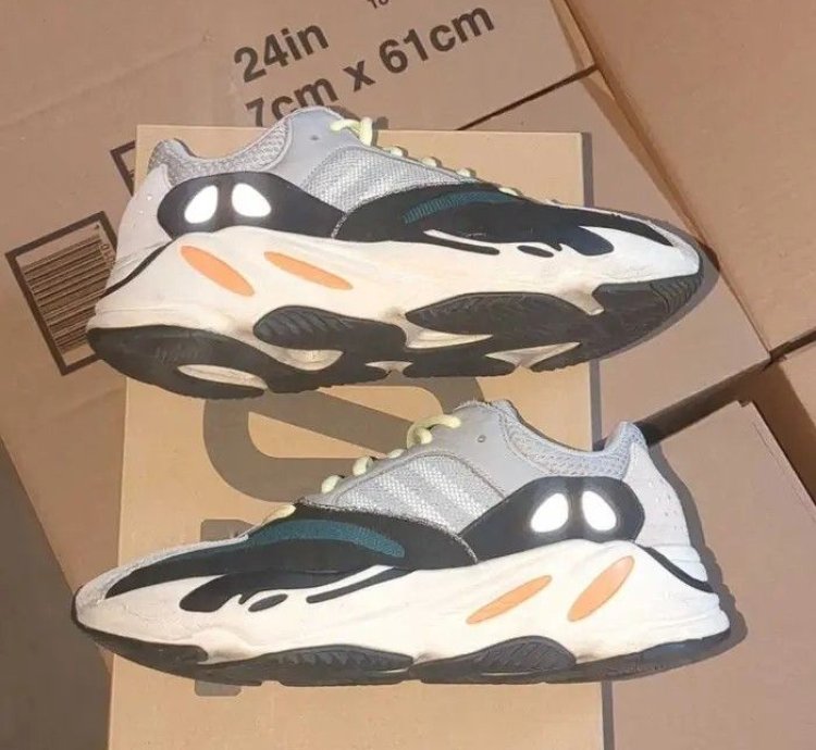 Adidas Yeezy Boost 700 Wave Runner Size 10 Us Men Box