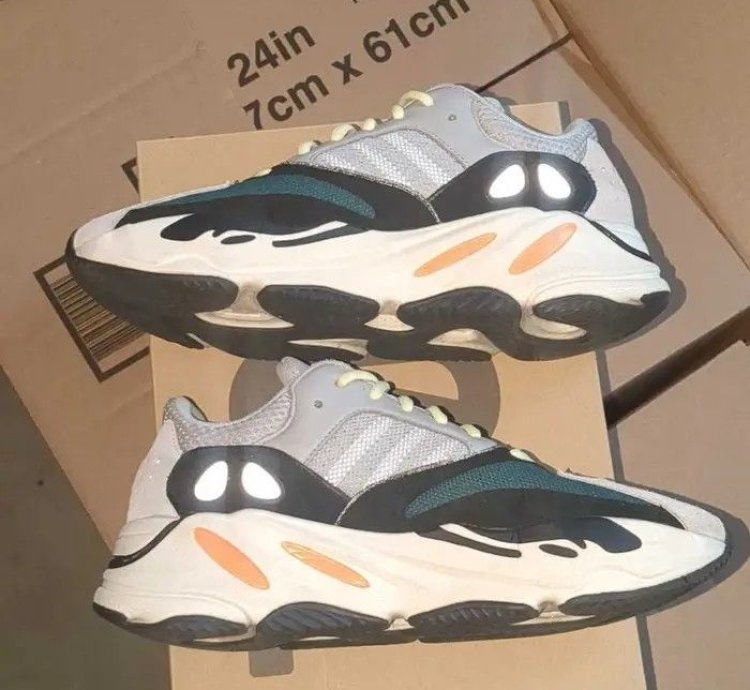 Adidas Yeezy Boost 700 Wave Runner Size 10 Us Men Box