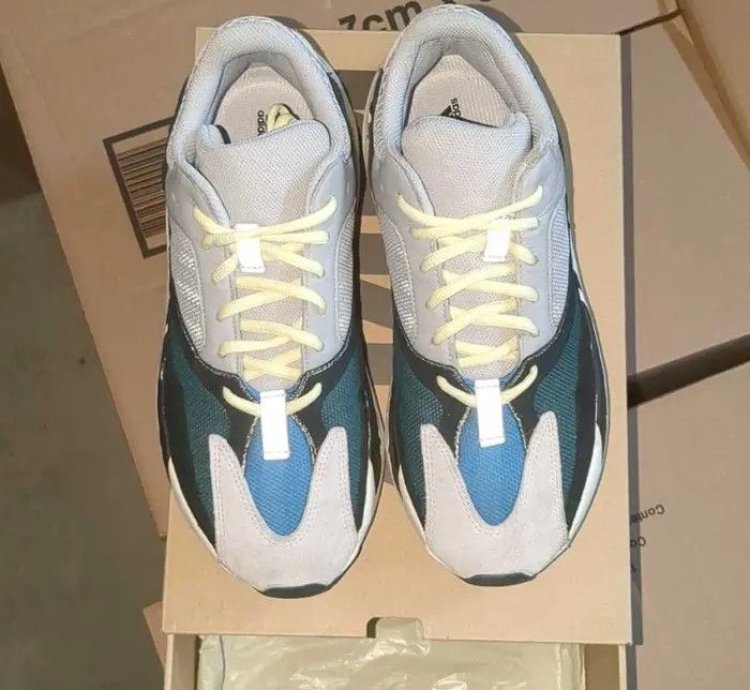 Adidas Yeezy Boost 700 Wave Runner Size 10 Us Men Box