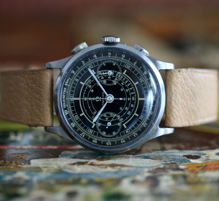 Omega Classic 33 3 Chro Oversize 38 Mm Chronograph Black Dial Top