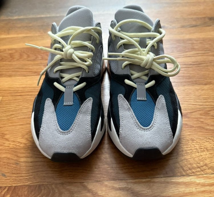 Adidas Yeezy Boost 700 Wave Runner Size 9