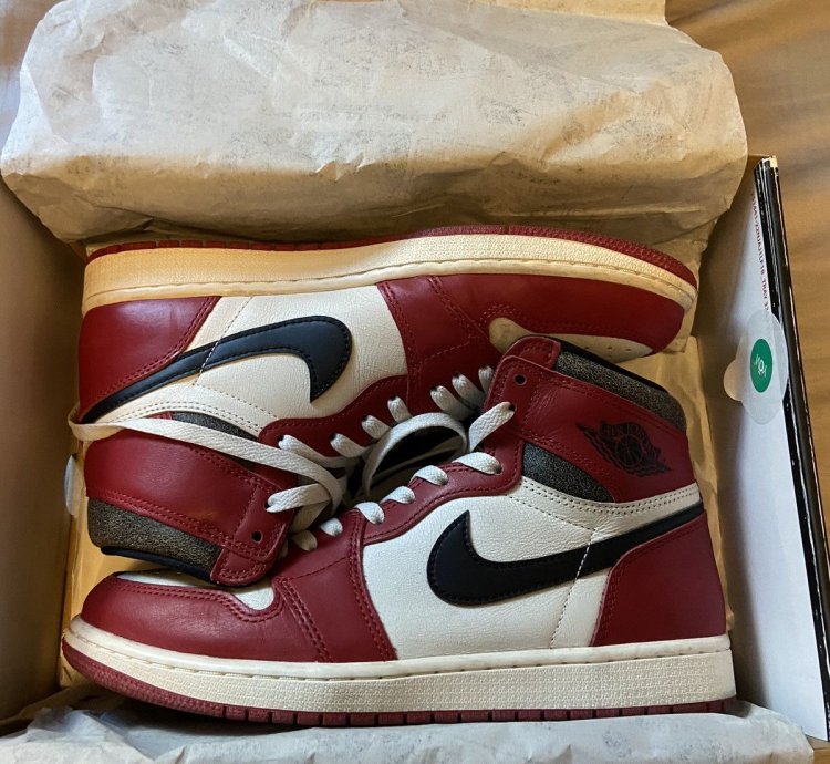 Size 10 Air Jordan 1 High Lost Found