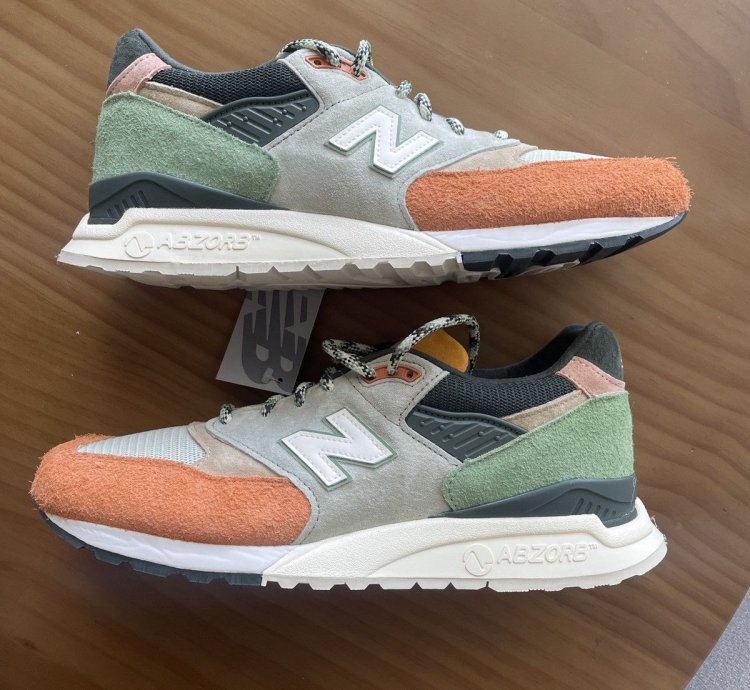 Ronnie Fieg Frank Lloyd Wright Foundation 998 - Apricot