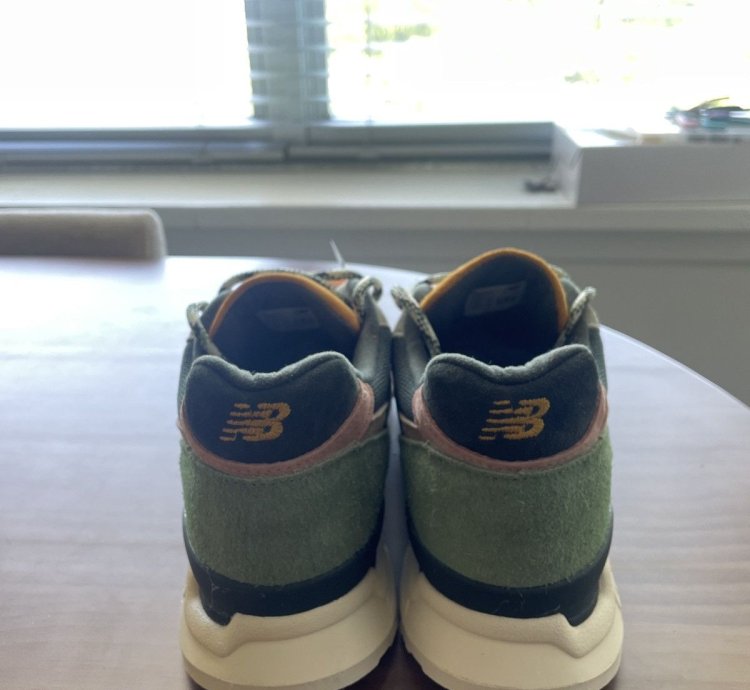 Ronnie Fieg Frank Lloyd Wright Foundation 998 - Apricot