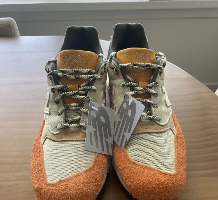 Ronnie Fieg Frank Lloyd Wright Foundation 998 - Apricot