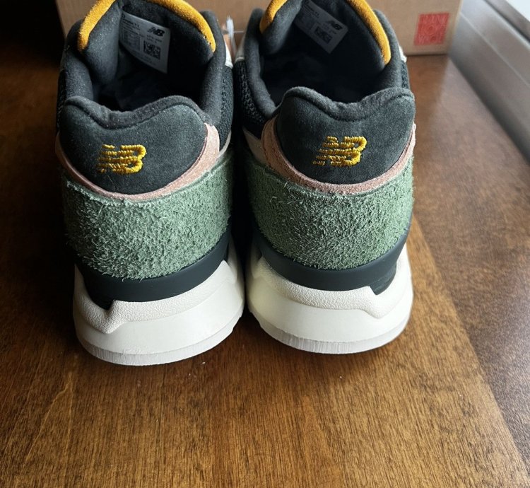 Ronnie Fieg Frank Lloyd Wright New Balance 998 Aloe