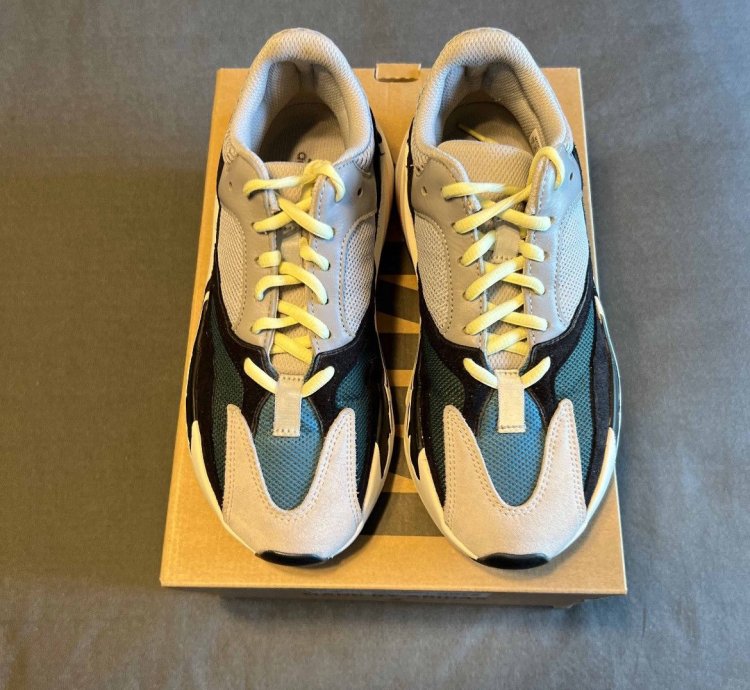 Adidas Yeezy Boost 700 Waverunner Size 7 B75571
