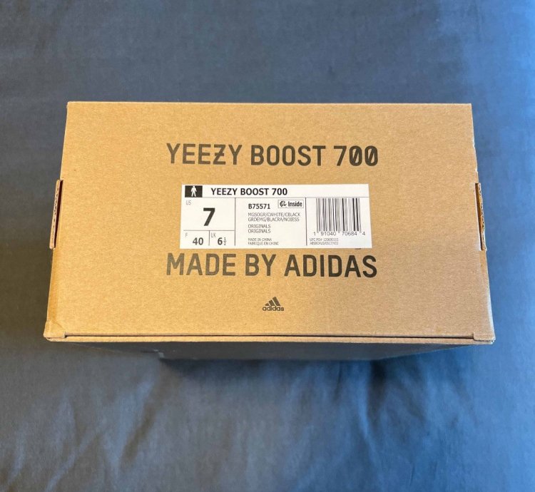 Adidas Yeezy Boost 700 Waverunner Size 7 B75571