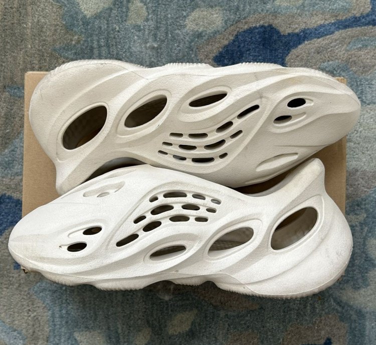 Adidas Yeezy Foam Rnner Ararat