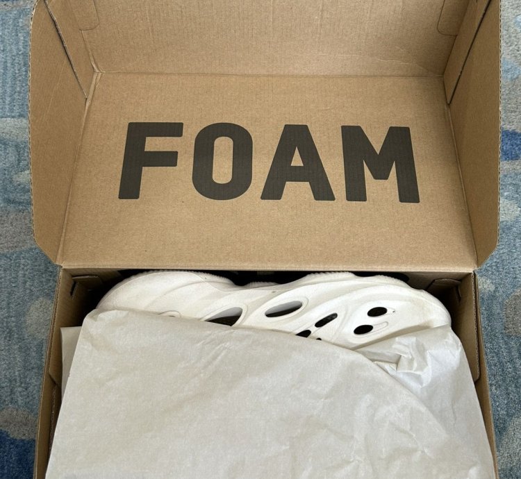 Adidas Yeezy Foam Rnner Ararat