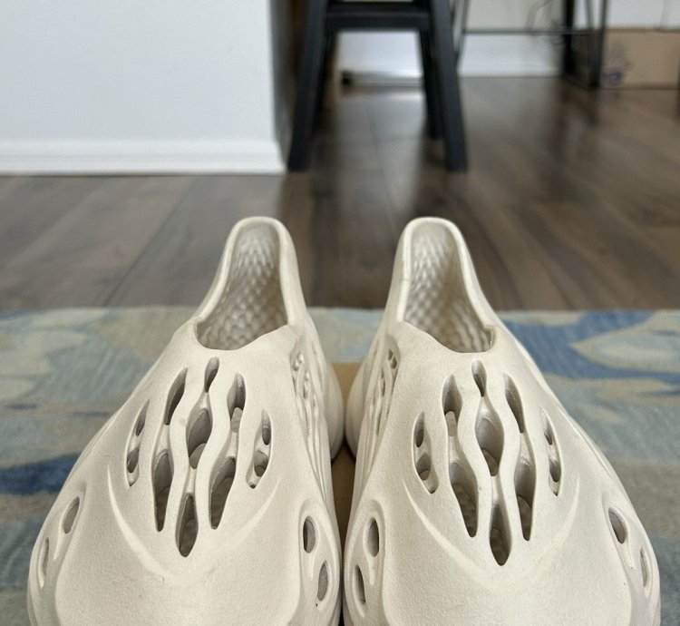 Adidas Yeezy Foam Rnner Ararat
