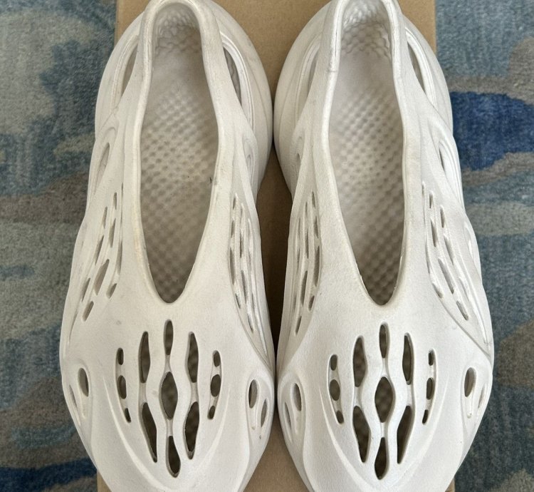 Adidas Yeezy Foam Rnner Ararat