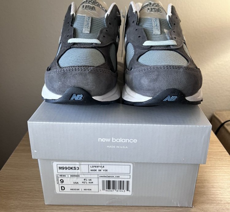 Ronnie Fieg Kith New Balance 990v3 Steel Blue
