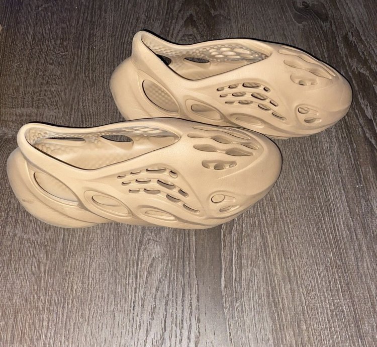 Adidas Yeezy Foam Rnnr