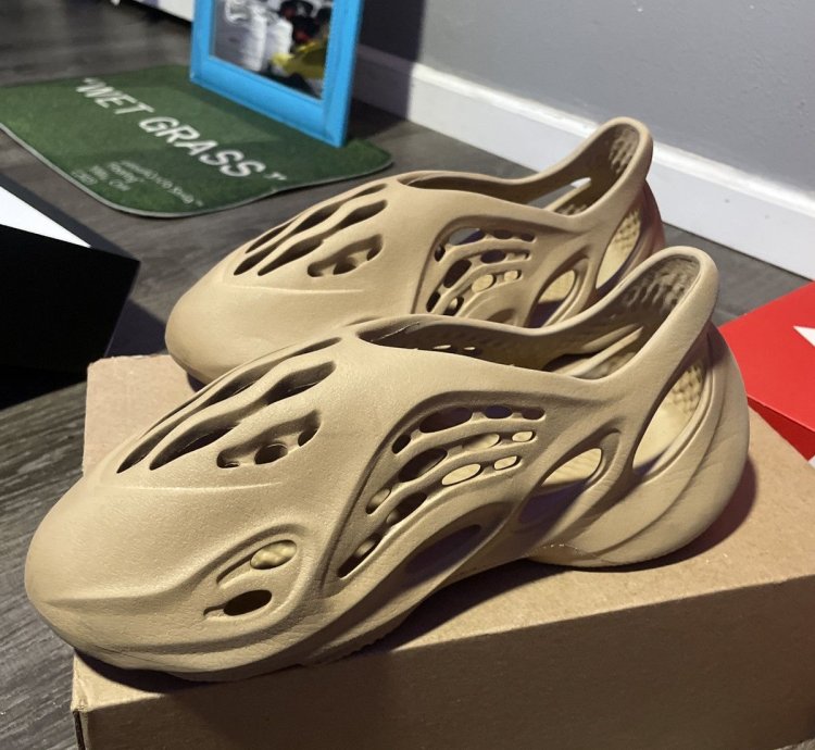 Adidas Yeezy Foam Rnnr