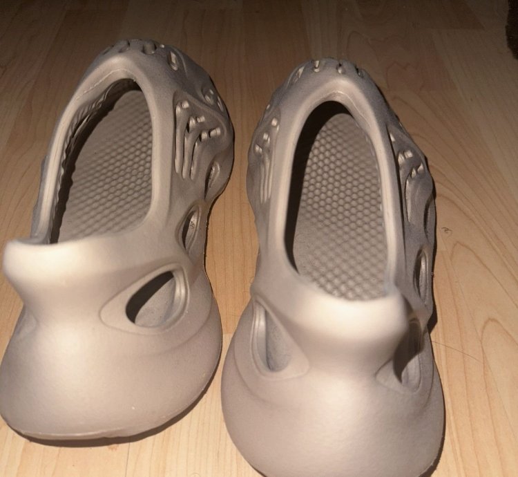 Adidas Yeezy Foam Rnnr Mist
