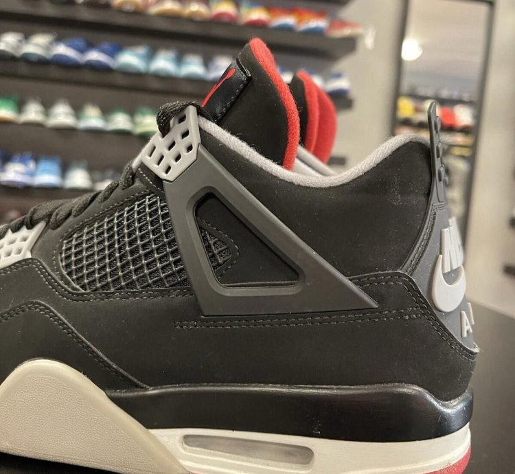 Size 11 - Jordan 4 Retro Og Bred 2019 308497-060 Black Red